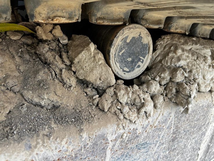 2010-john-deere-60d-image-17