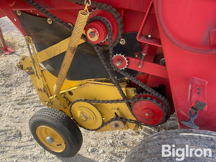 new-holland-660-image-19