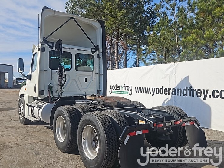 2018-freightliner-cascadia-image-3
