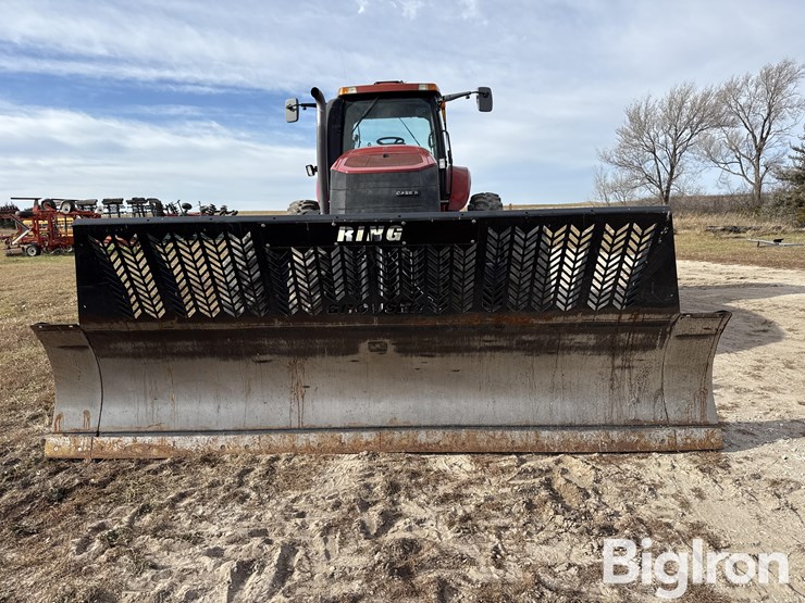 case-ih-magnum-235-image-2