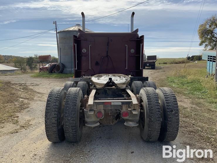 1996-freightliner-fld120-image-6