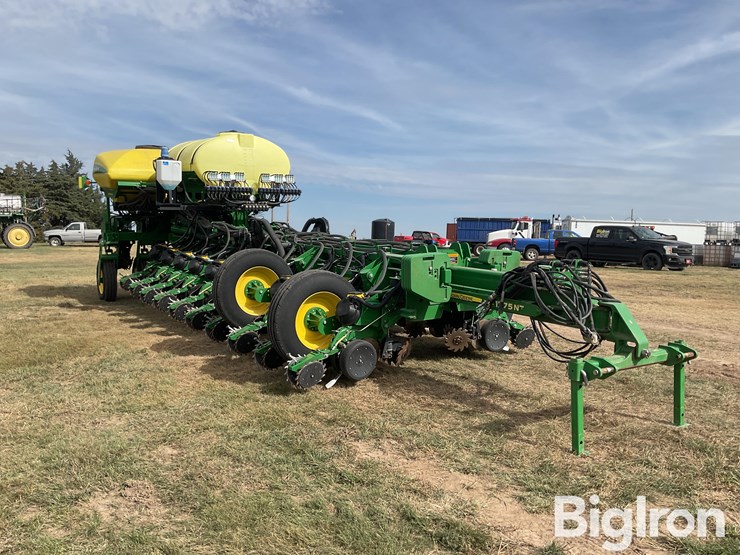 john-deere-1775nt-image-3