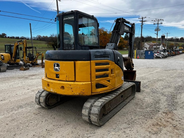 2010-john-deere-60d-image-5