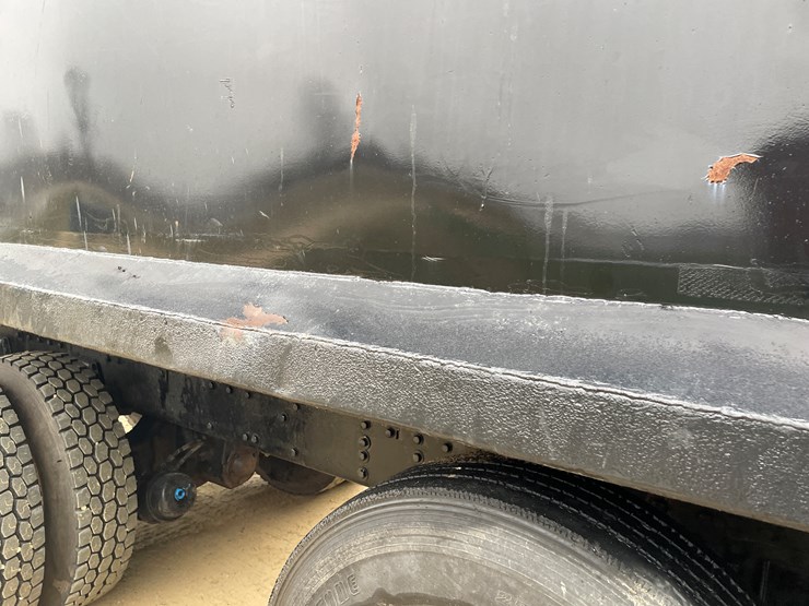 peterbilt-357-image-18