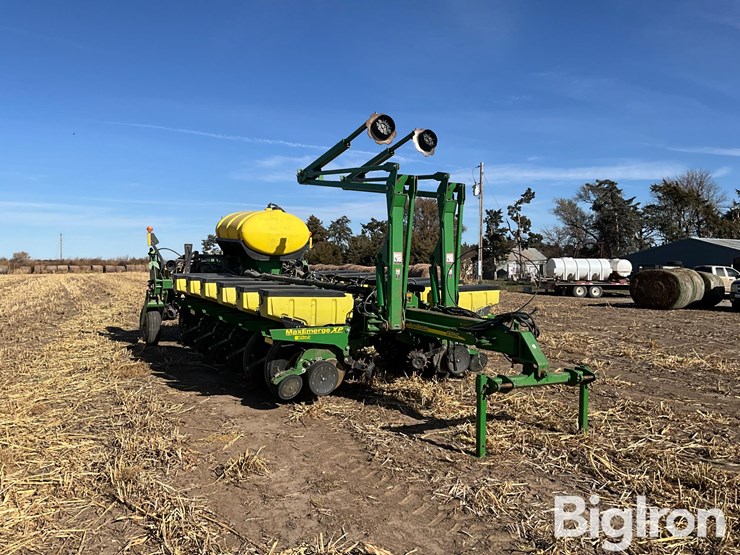2008-john-deere-1770nt-image-3