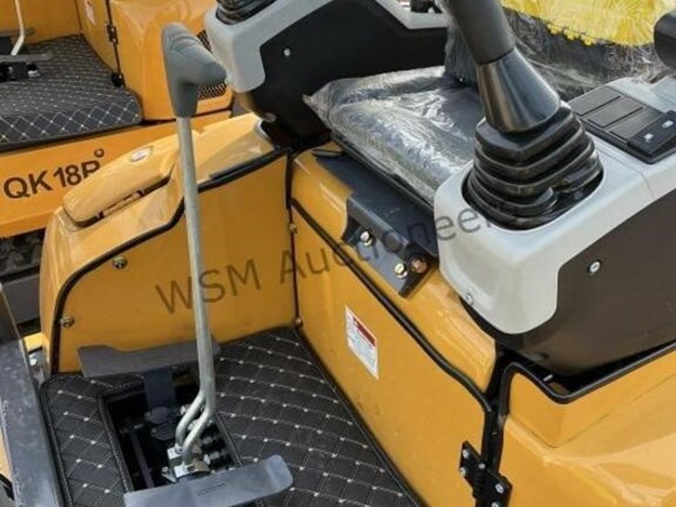 2025-cfg-qk18r-mini-excavator-image-11