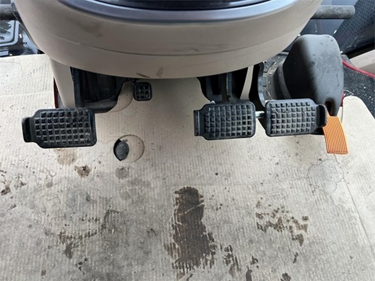 #157-•-2023-magnum-310-cvt-image-29