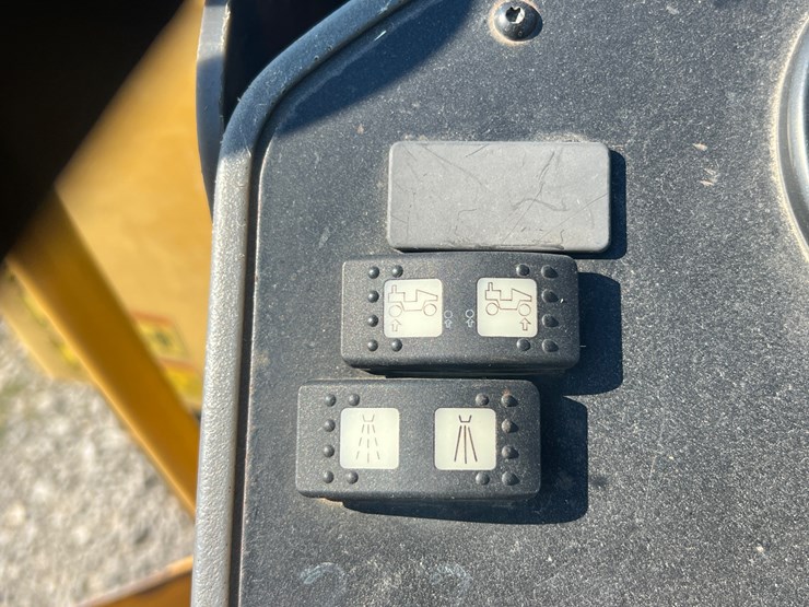 caterpillar-cb-334e-image-18