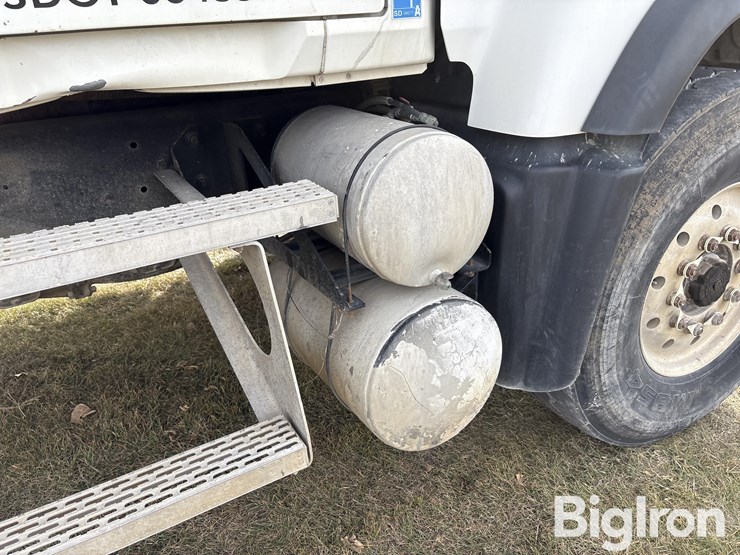 2003-mack-cv500-tri/a-concrete-transit-truck-w/bridgemaster-booster-image-17