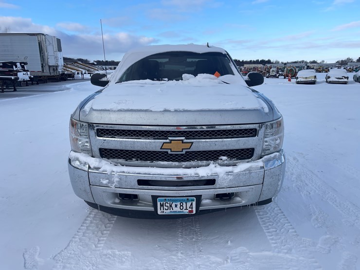 #1158-•-2013-silverado-1500-pickup-truck-(has-mn-title)-image-8