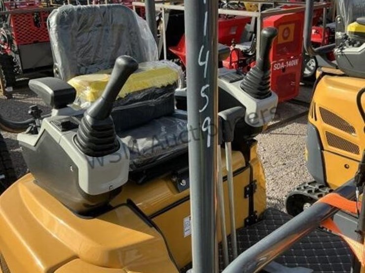 2025-cfg-qk18r-mini-excavator-image-7