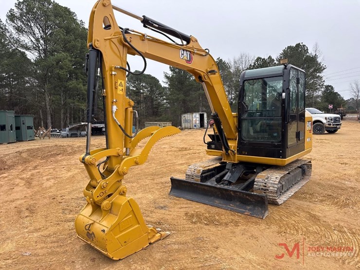 caterpillar-305.5e-image-2