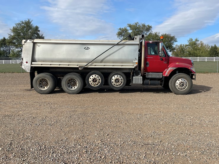 international-7400-image-6