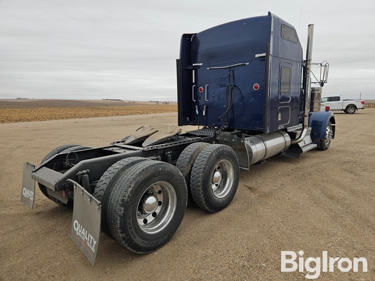 2005-kenworth-w900b-image-5