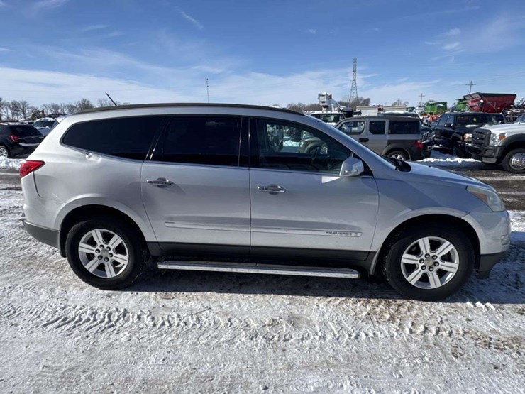 2009-chevrolet-traverse-image-5
