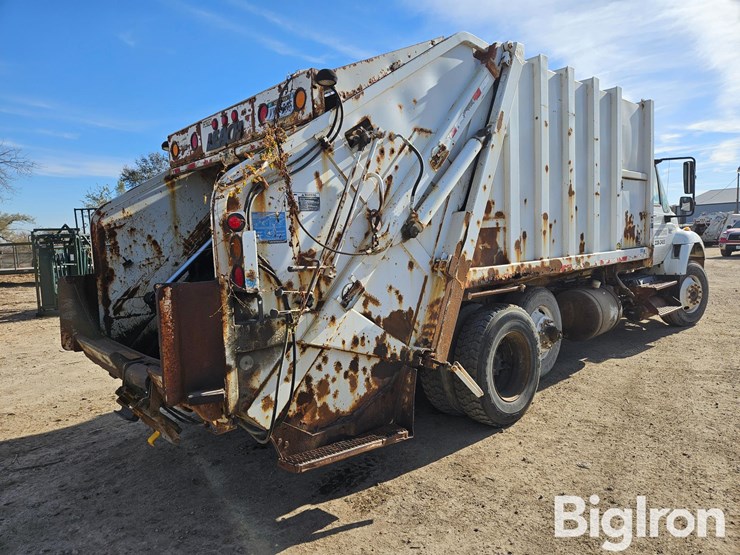 2003-international-7400-image-5