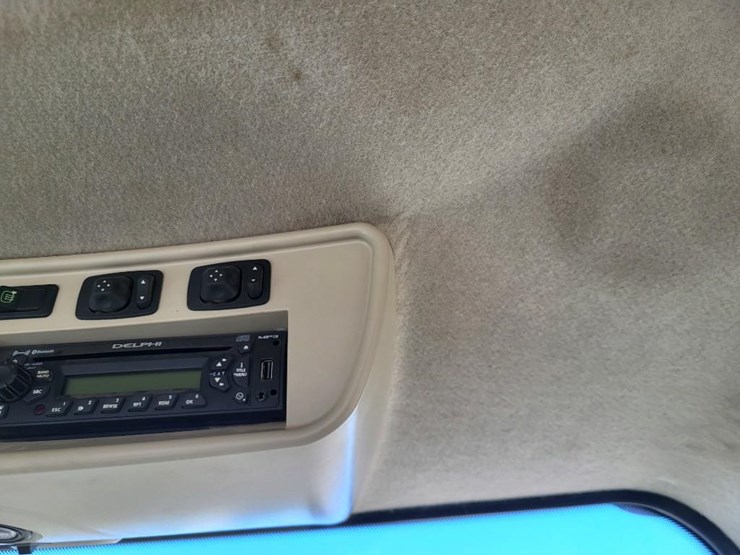 john-deere-8335r-image-68