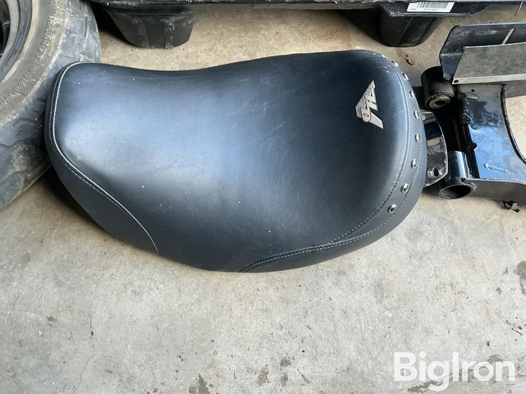 2002-harley-davidson-road-king-classic-parts-image-11