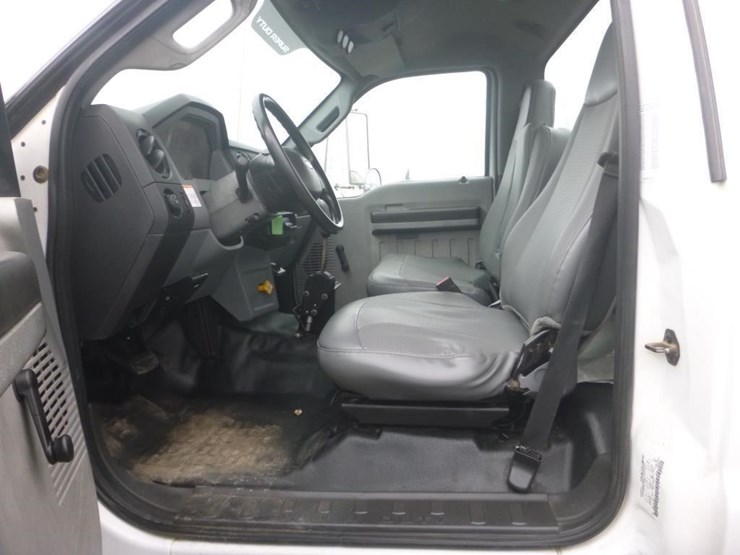 2013-ford-f650-image-14