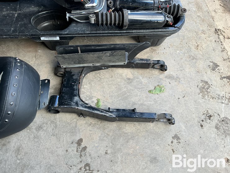 2002-harley-davidson-road-king-classic-parts-image-10