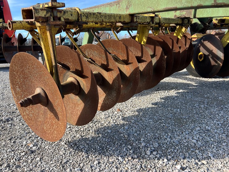 john-deere-210-image-3