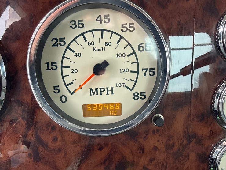 2016-international-9900i-image-31