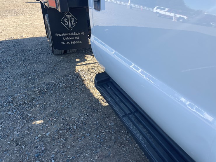 2010-ford-f550-image-11