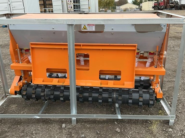 caterpillar-12-image-6