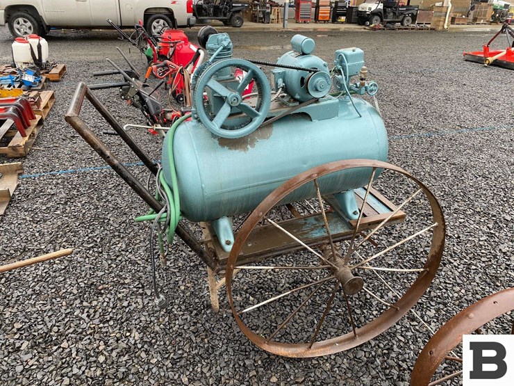 squared-company-dhg-x-portable-air-compressor-image-4