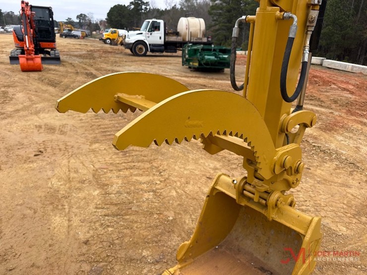 caterpillar-305.5e-image-10