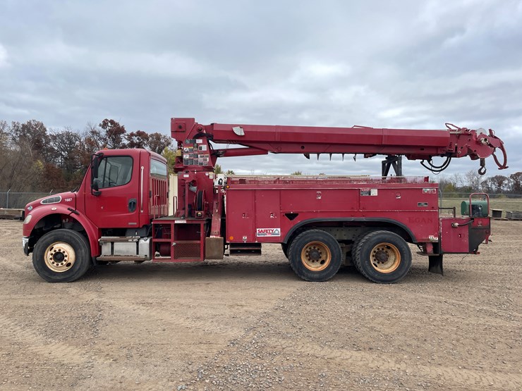 #1119-•-2009-freightliner-digger-derrick-(has-mn-title)-image-2