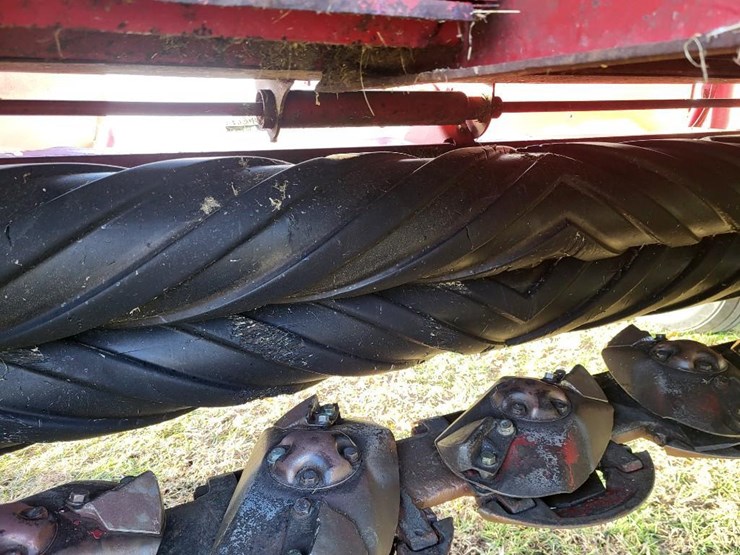 new-holland-1431-image-49