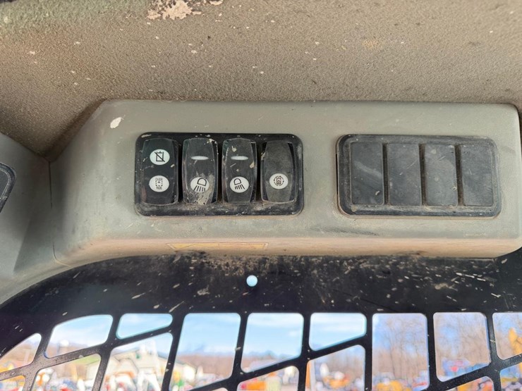 caterpillar-239d-image-23