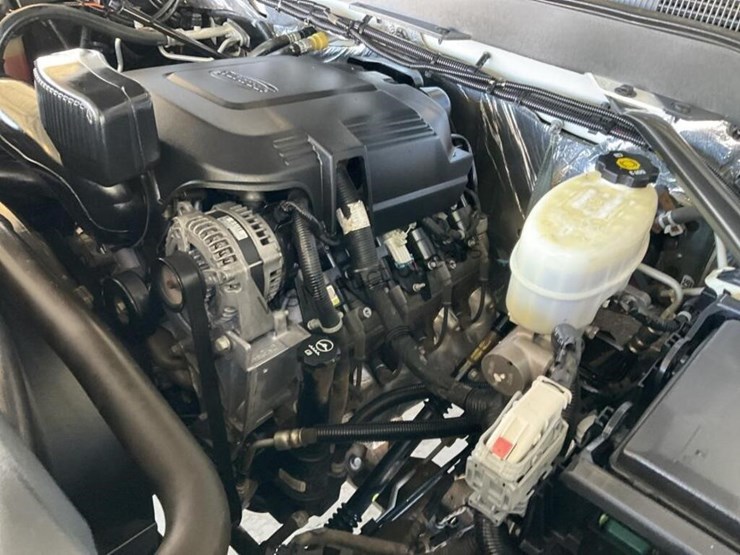 2015-chevrolet-silverado-2500-image-14