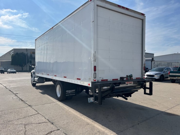 2019-international-durastar-4300-image-7