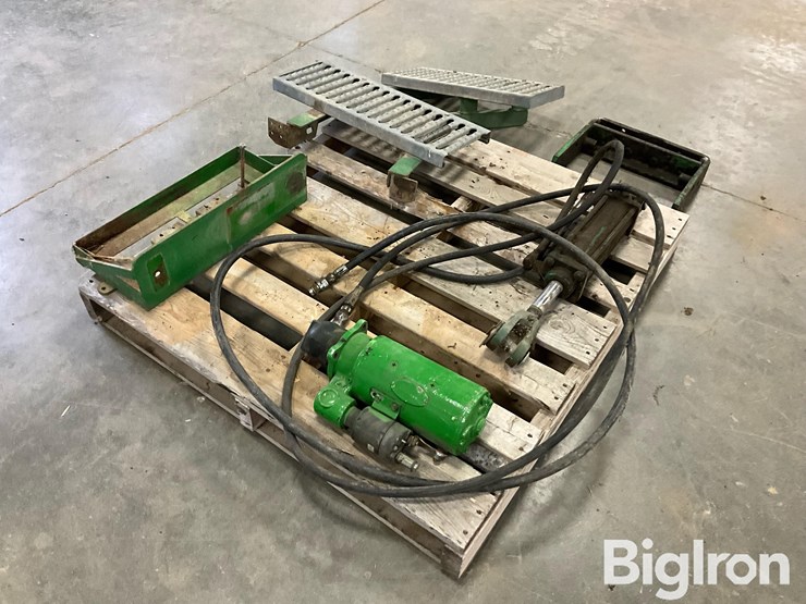 john-deere-3020-image-5