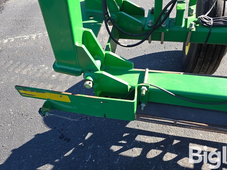 john-deere-200-image-18