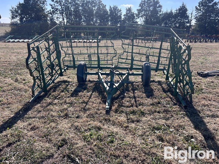 john-deere-24-image-2