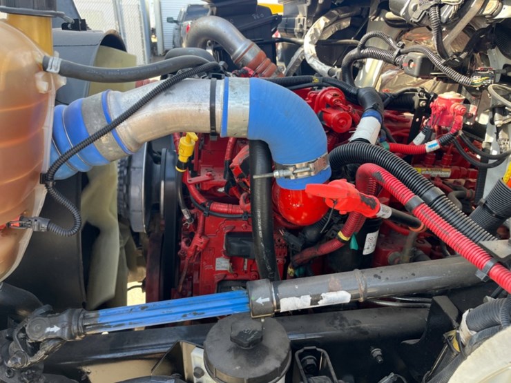 2019-international-durastar-4300-image-9