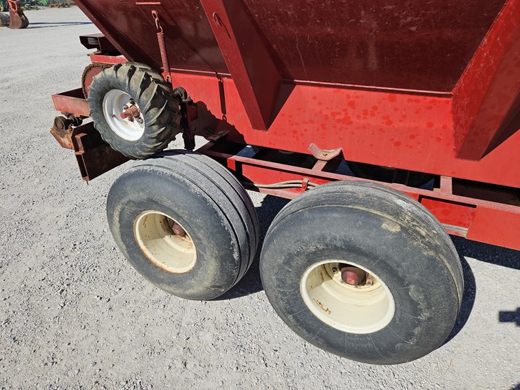 #203750-•-bbi-10-litter-spreader-image-6