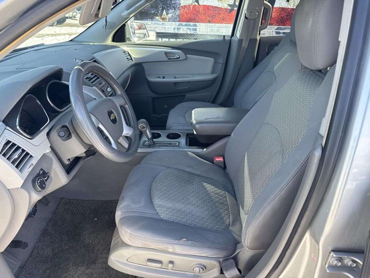 2009-chevrolet-traverse-image-15