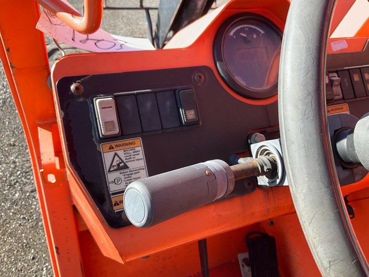 2016-sky-trak-6042-image-67