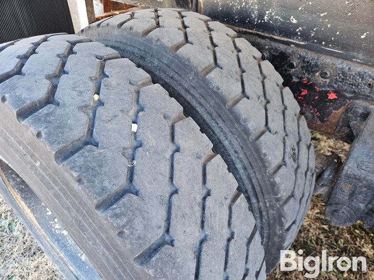 peterbilt-378-image-18