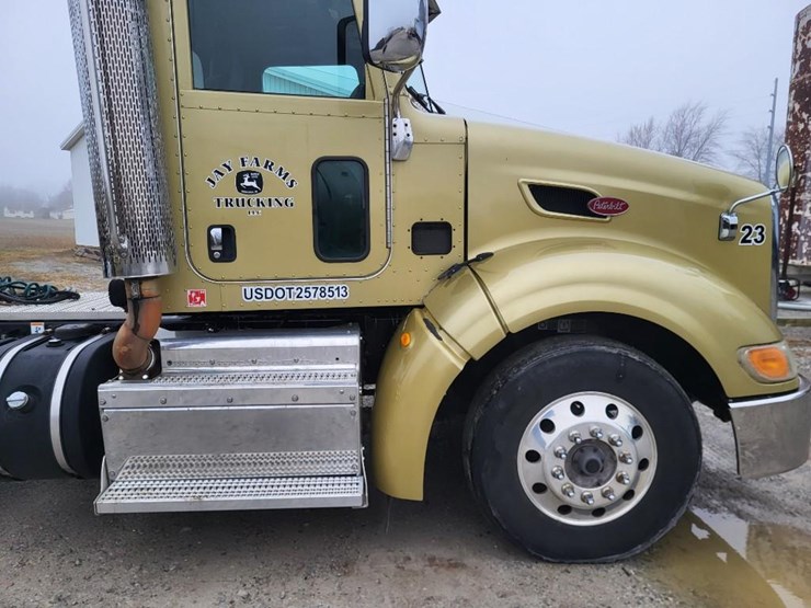 2012-peterbilt-386-image-38