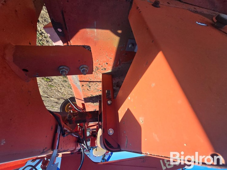 new-holland-1431-image-17