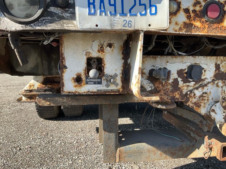 2001-international-4900-image-38