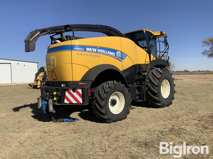 new-holland-fr850-image-5