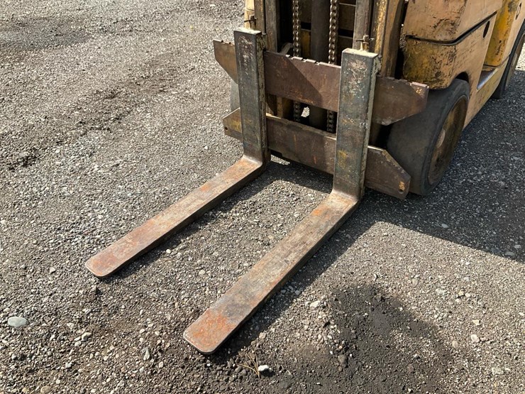 #1351-•-allis-chalmers-forklift-image-10