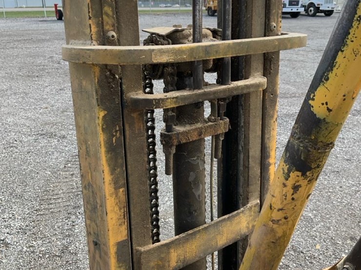 #1351-•-allis-chalmers-forklift-image-13