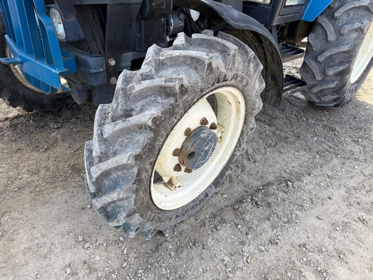 new-holland-3930-image-12